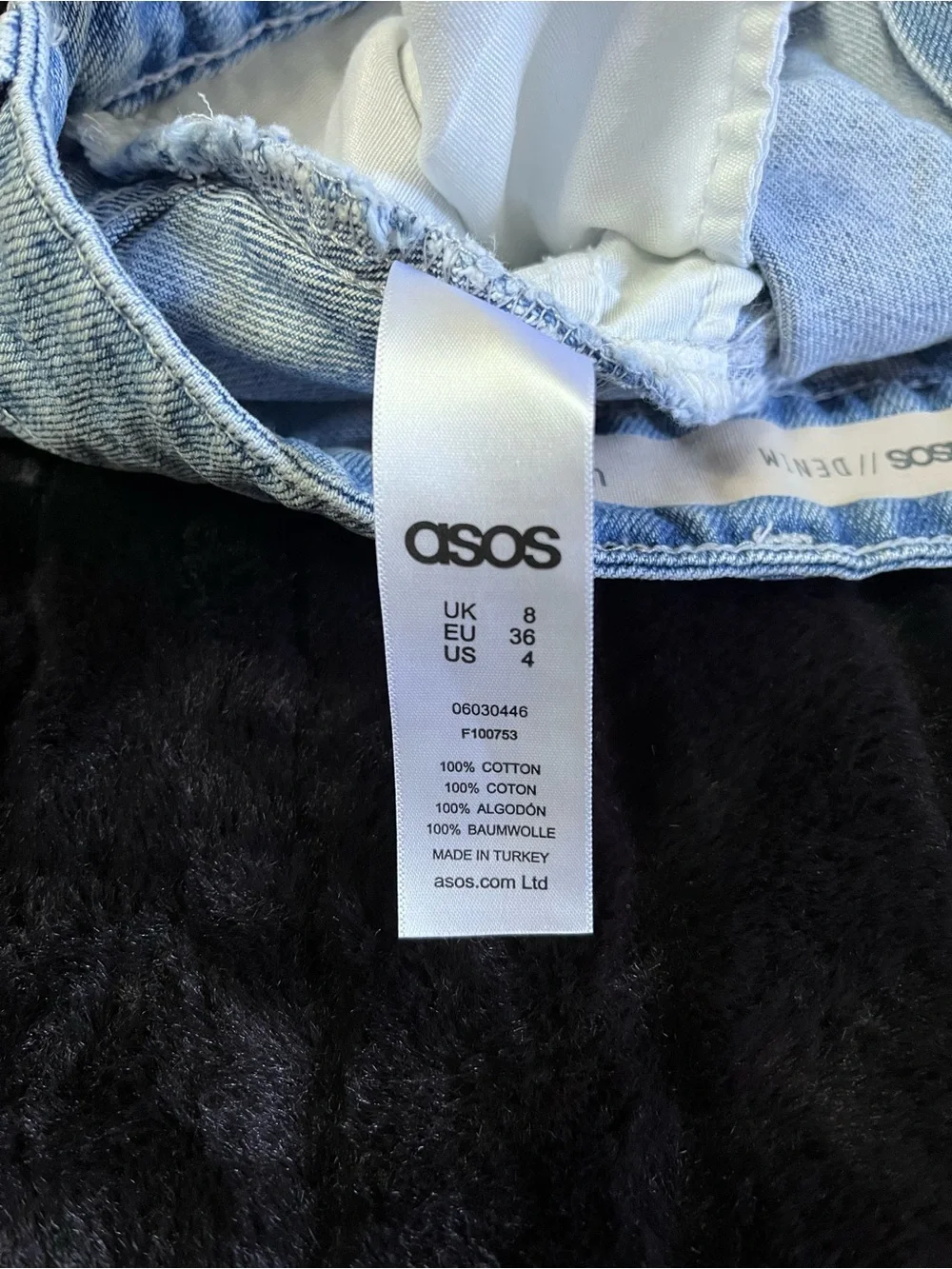 ASOS Women’s Light Wash Denim Mini Skirt Size 4 NWOT